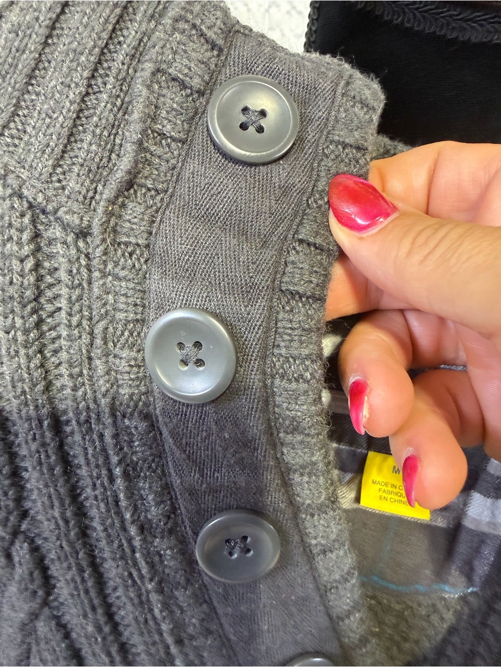 Cabela's Men's Dark Gray Cable-Knit V-Neck Button Sweater - Picture 4 of 6